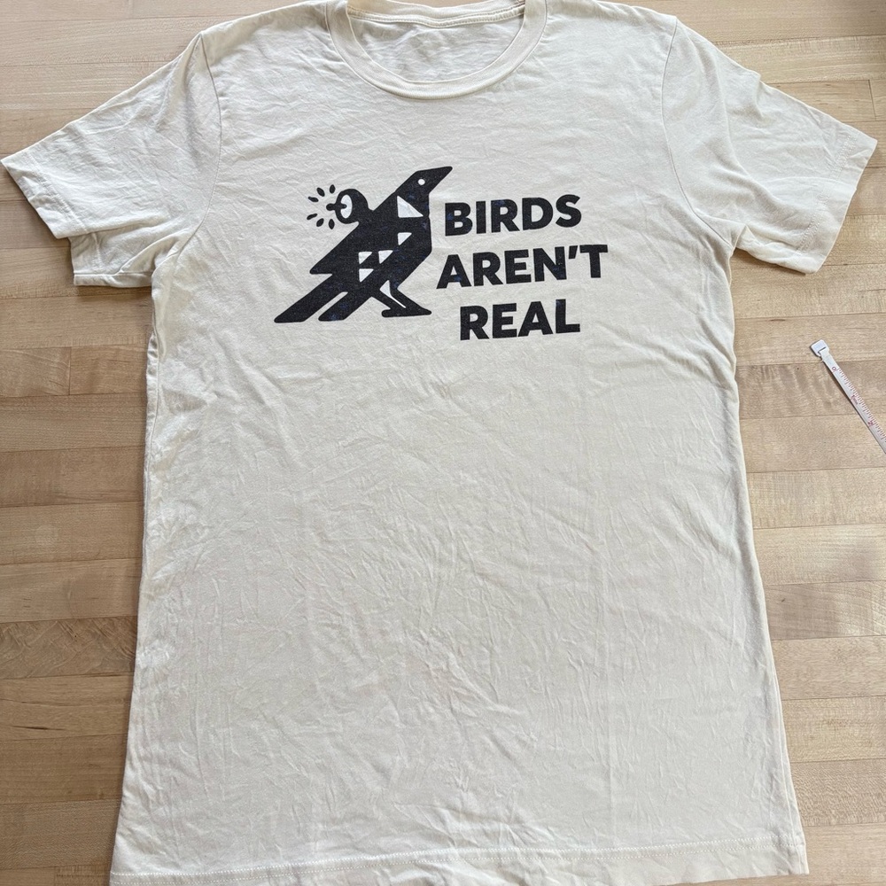 Cream 'Birds Aren't Real' T-Shirt
